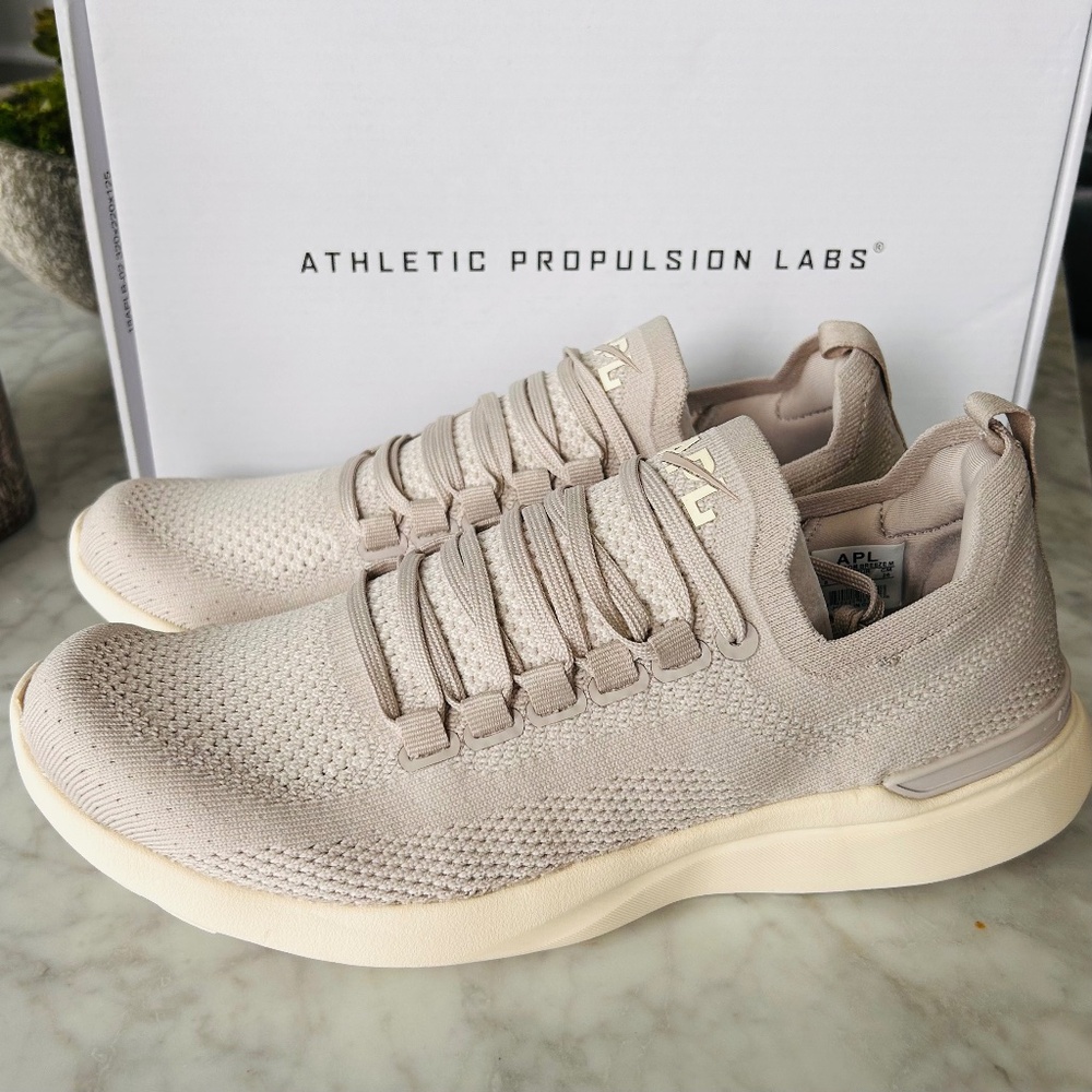 New in Box - APL Men's Techloom Breeze Men Sz 8 = Women Sz 9.5 - Unisex style
